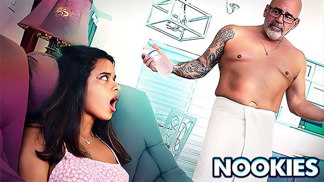 Тощую сучку отлично  поебал зрелый мужик